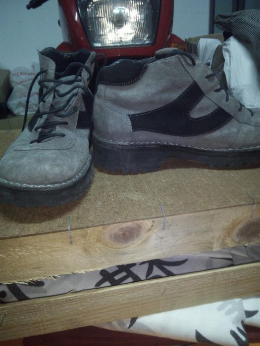 Botas camurça - cinza