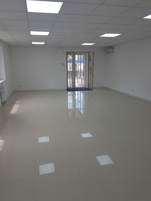 Продаётся или Сдается в аренду салон, магазин, офис.