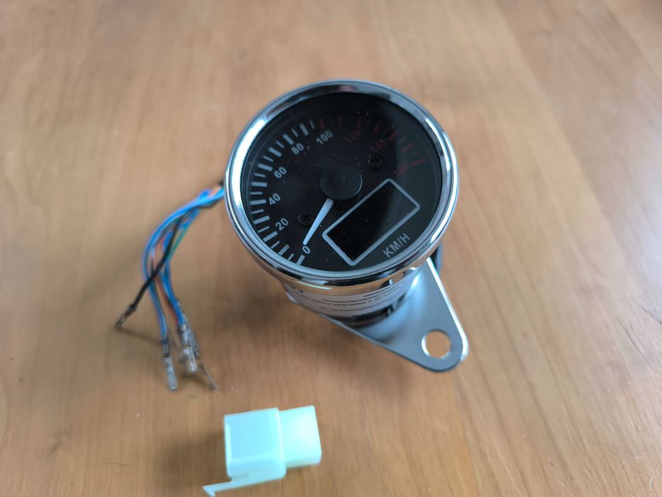 Vendo conta quilómetros novo.