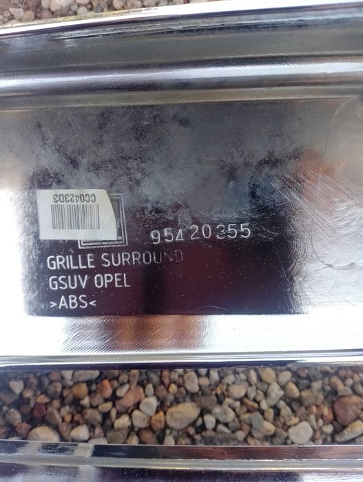 Chromowana ramka grilla opel mokka 2013 r.