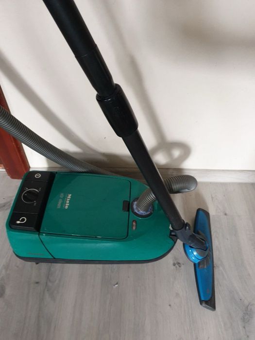Пилосос Miele пилесос порохотяг пылесос робочый