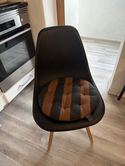 Jogo de 4 cadeiras nordicas  com estofos