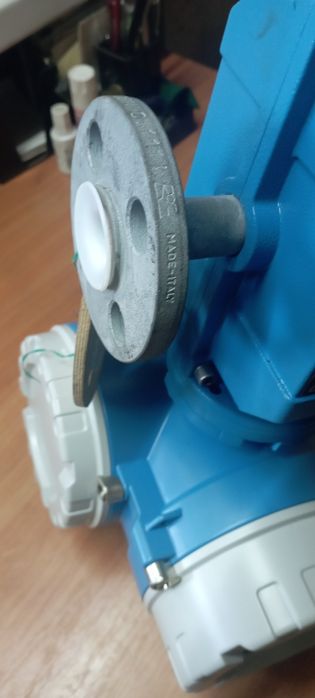 Электромагнитный расходомер