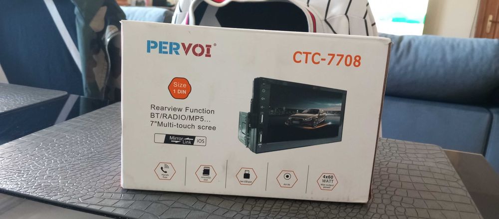 Vendo rádio Pantalha táctil  Nunca usado NOVO