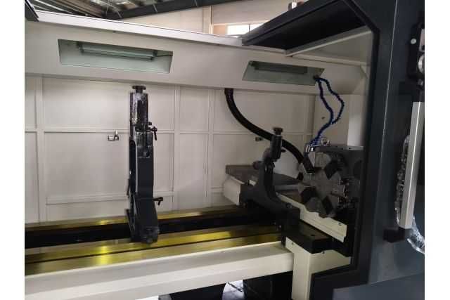 Токарний верстат по металу станок з ЧПК MAST ML 520x1500 SH8