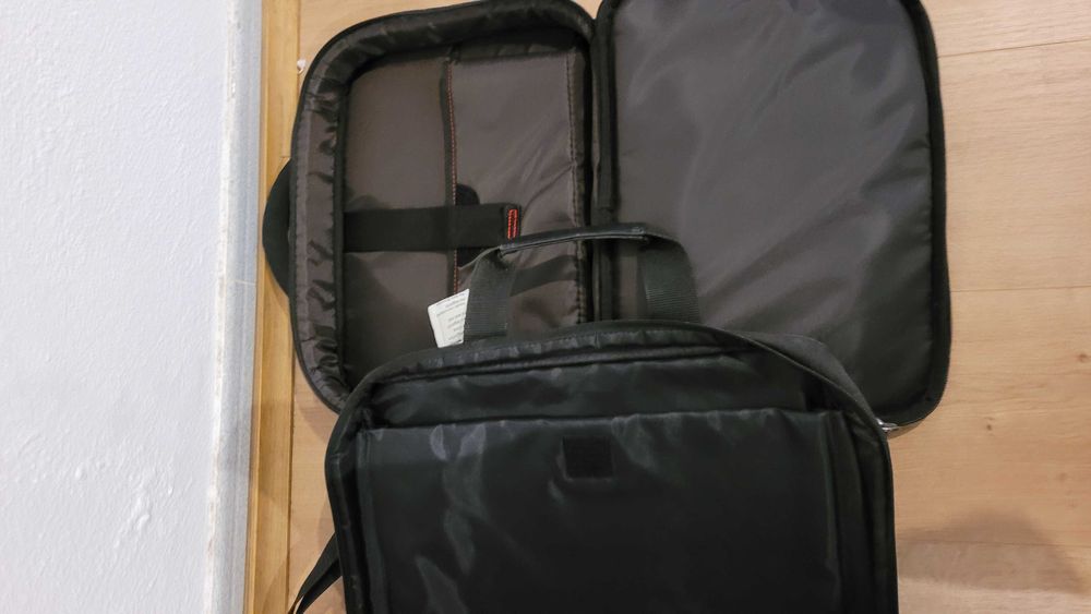 2 Suitcases + 1 Laptop Sleeve64172185742209123