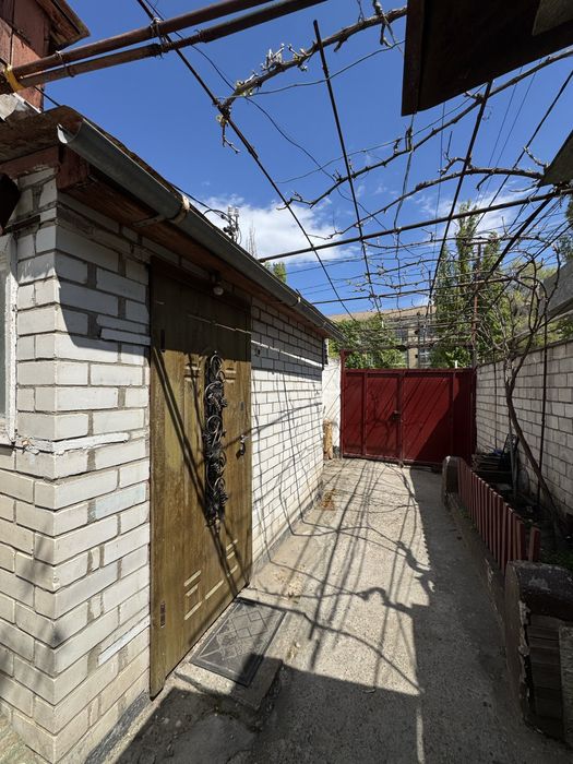Продаж 2к на землі, фасад!