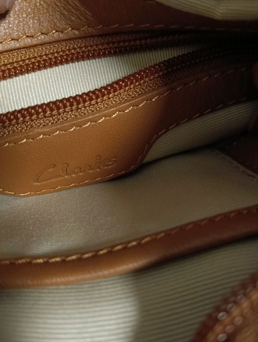 Шкіряна сумка крос боді Clarks