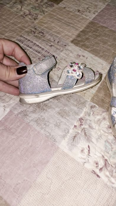 Босоніжки на дівчинку 21 розмір