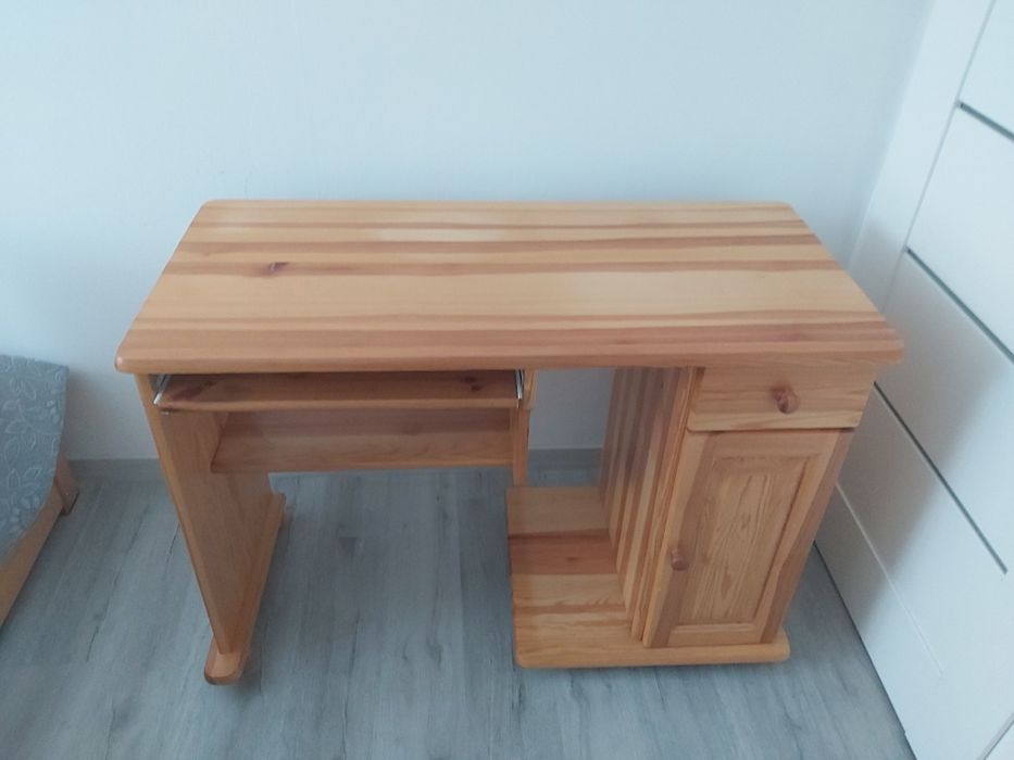 Biurko sosnowe - stan bardzo dobry