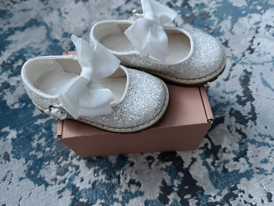 Туфлі для дівчинки