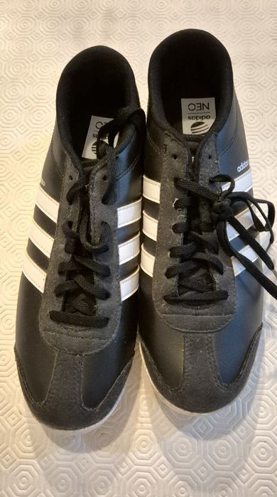 Adidas NEO Black and White (tamanho 42)