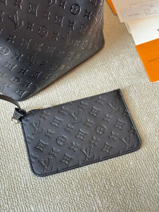 Grande bolsa de couro LV all inbb preta