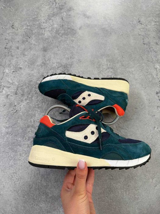 Продам оригінальні кросівки Saucony Shadow 6000 у дуже крутому забарвленні (темно-зелений/синій/помаранчевий).