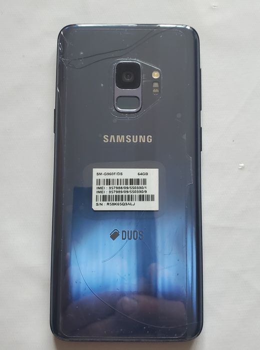 Samsung s 9 ,робочий з тріщинами на дисплеї.