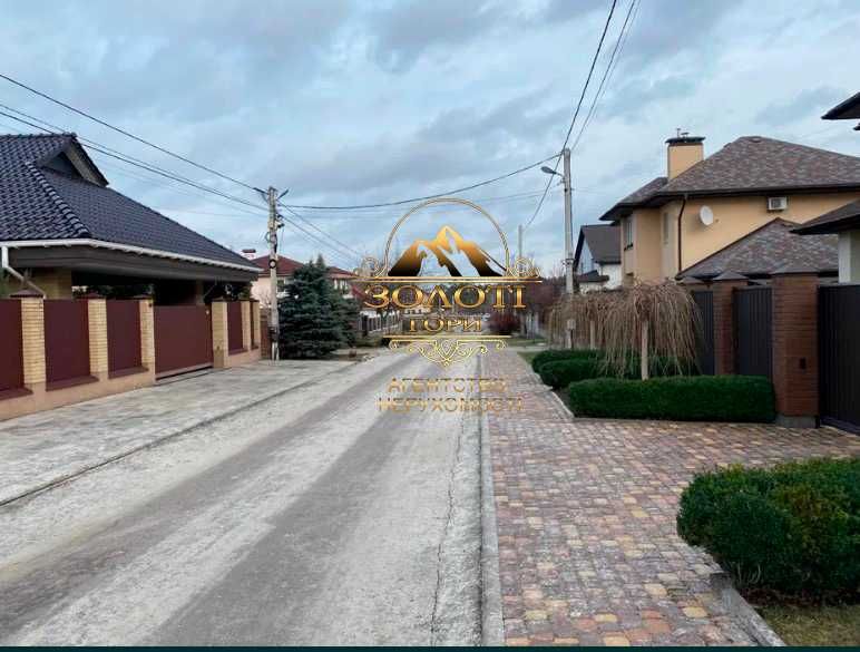 Земельна ділянка 5 соток у Крюківщині біля котеджів