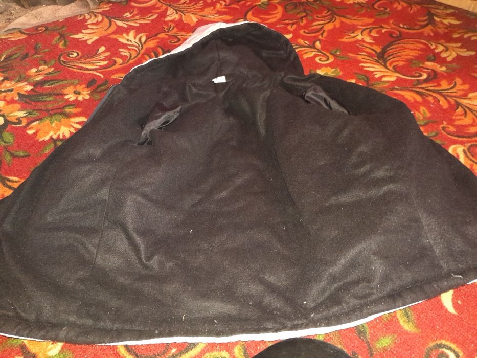 Зимова біла курточка