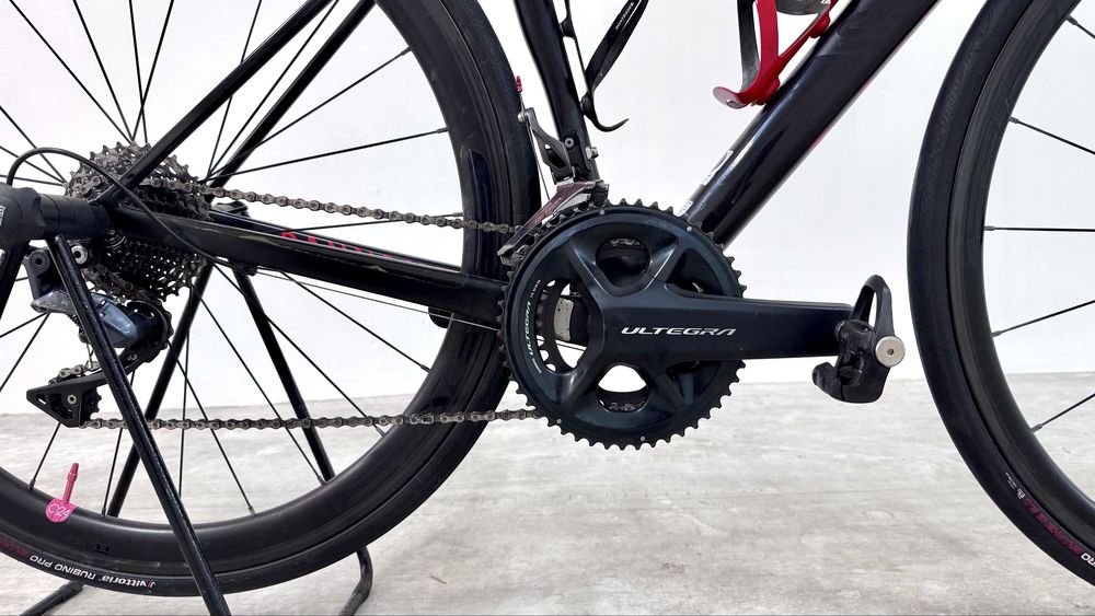 Canyon Endurace CF 9.0 com potenciometro e rodas de carbono