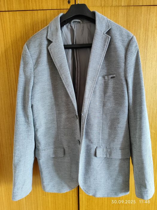 Пиджак мужской серого цвета Длина рукава 66 см Длина по спине 71 см