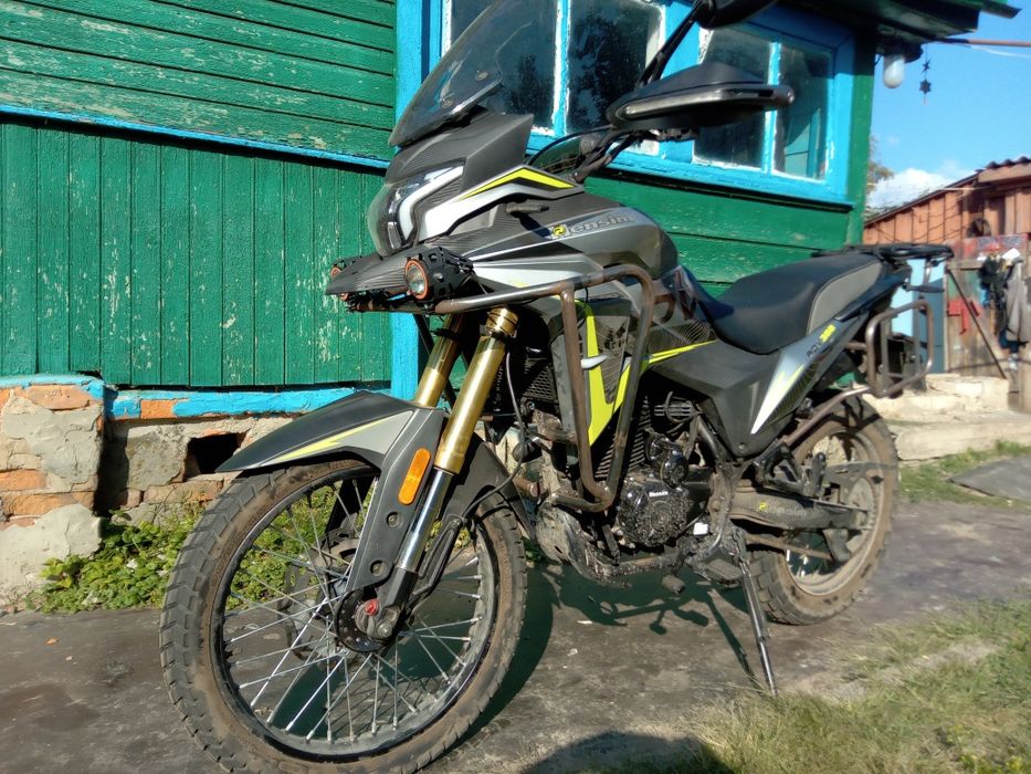 Hensim ADV 300. Mustang GT 250. Рамки під сумки або кофри