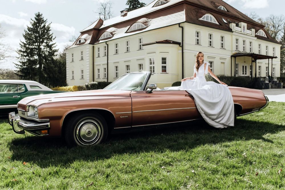 Klasyk | Auto | Samochód do ślubu i na wesele | Sesje | Limuzyna