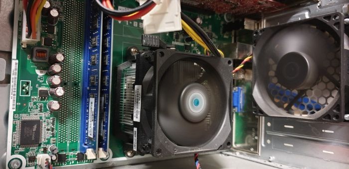 Komputer AMD Athlon II x4 620  Zestaw Monitor Klawiatura