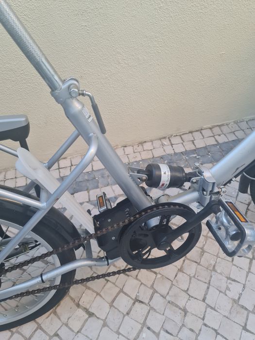 Bicicleta eléctrica dobrável Reservado
