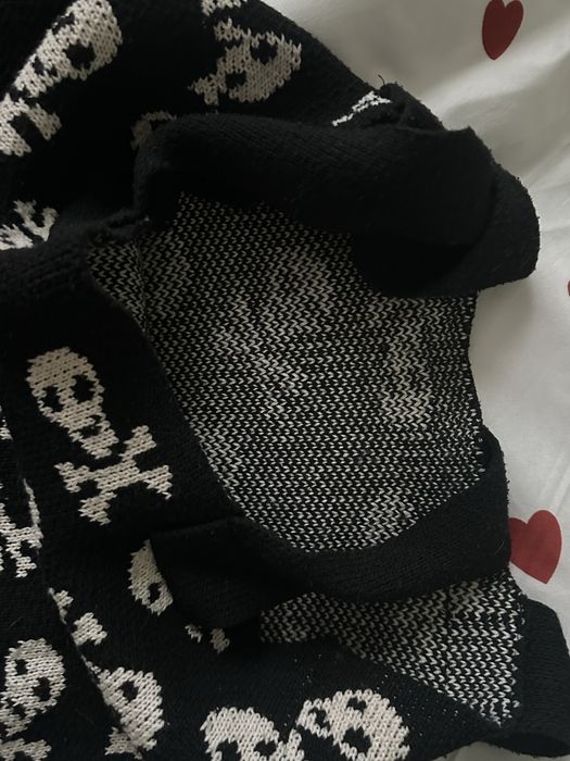 Вʼязаний чорний шопер з черепами