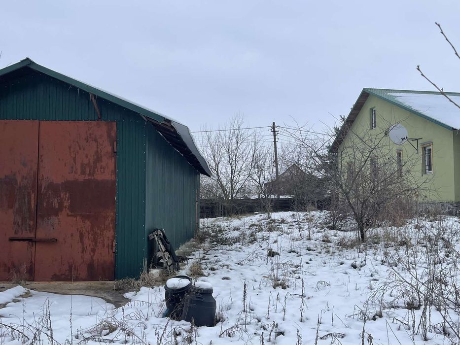 Помешкання під лісом в селі Піски. 70км від міста Київ.