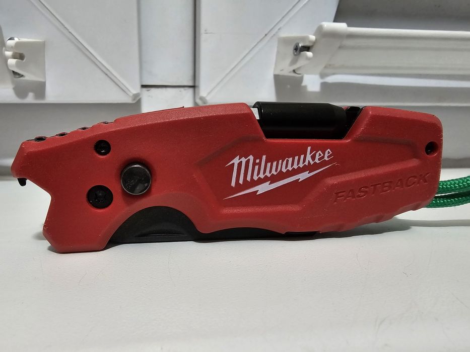 Ніж викидний Milwaukee Fastback 6 в 1