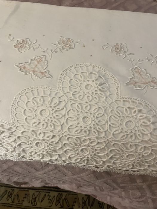 Lençol de linho bordado