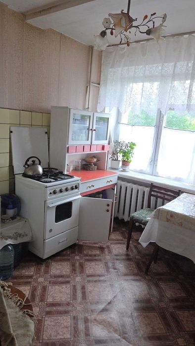 Продаж двокімнатної вул. Флоренції 5
