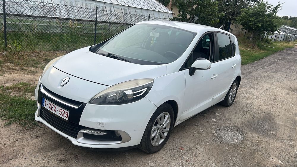 Renault scenik 2012r