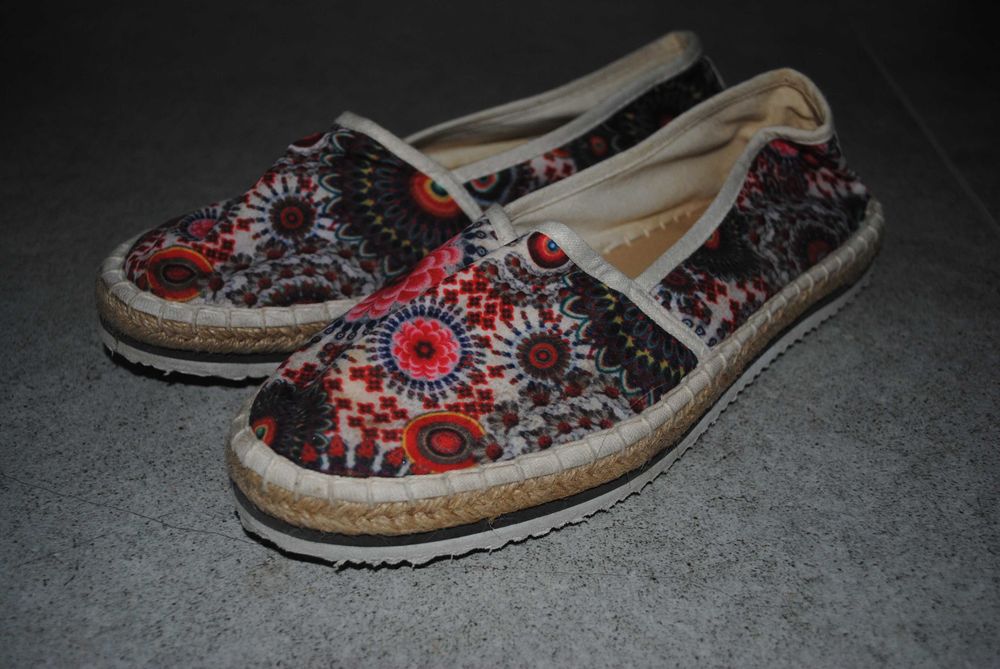 Espadryle mokasyny firmy TAMARIS roz 40 stan BDB