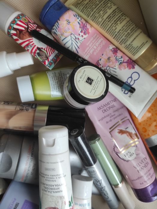 Zestaw kosmetyków używanych