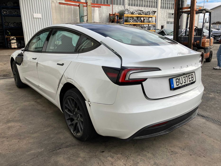 Salvado Tesla Model 3 EV 2025 | 283cv | 1.785 Km