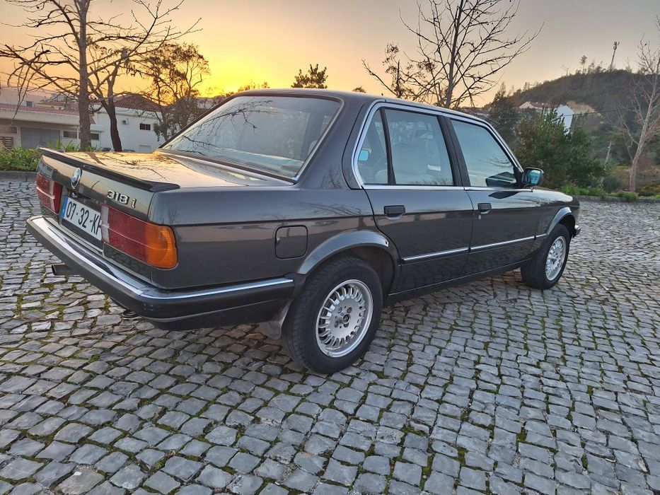 BMW  E30 318i  1984