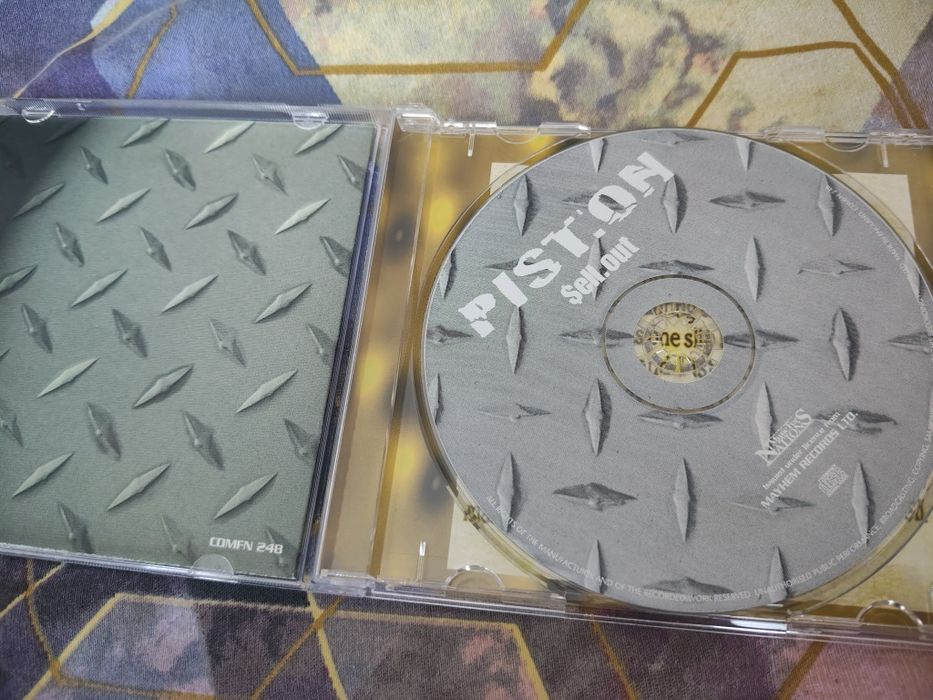 Pist.on - $ell.out (CD, Album)(vg+)