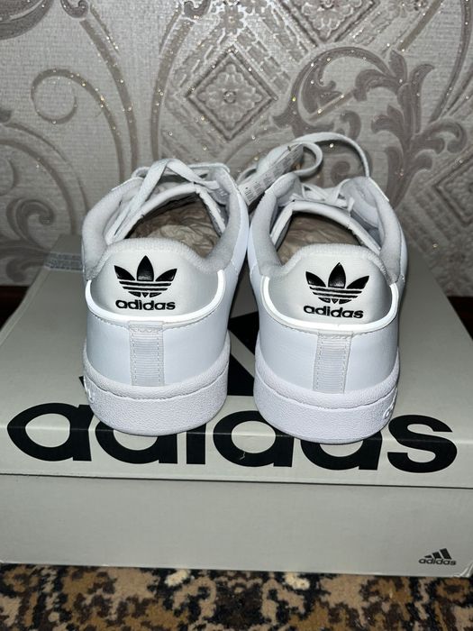 кросівки жіночі adidas