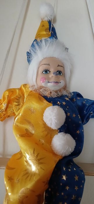 Palhaço no baloiço, novo