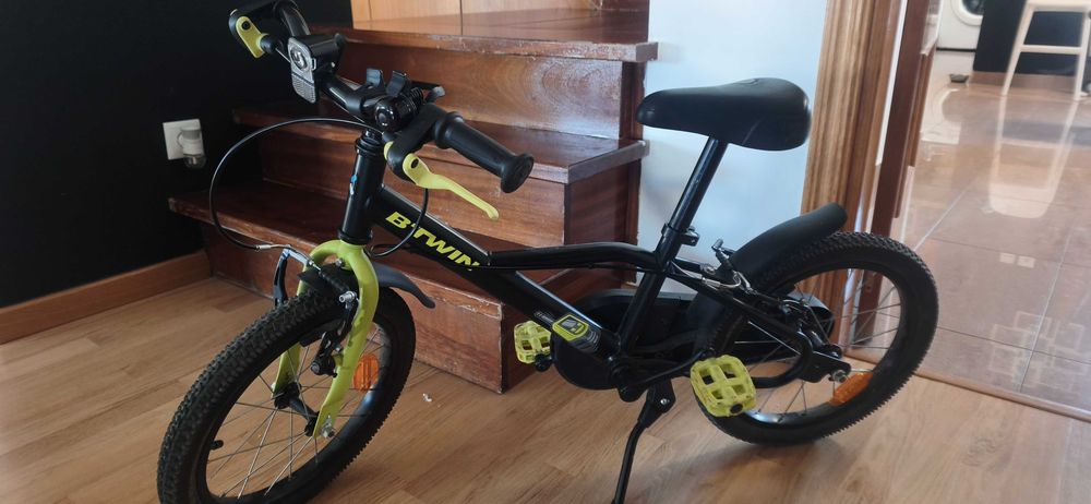 Bicicleta 4 a 6 anos como nova.