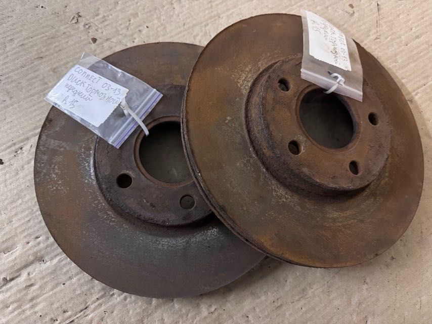 Гальмівний диск передній R15 Ford Connect 1.8 2003-2013
