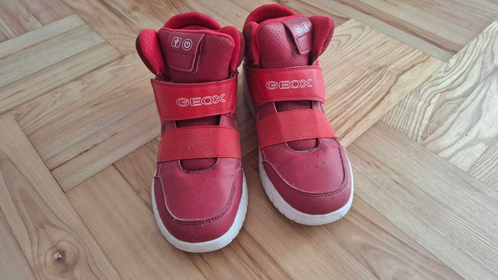Czerwone buty / sneakersy Geox XLED z podświetleniem LED