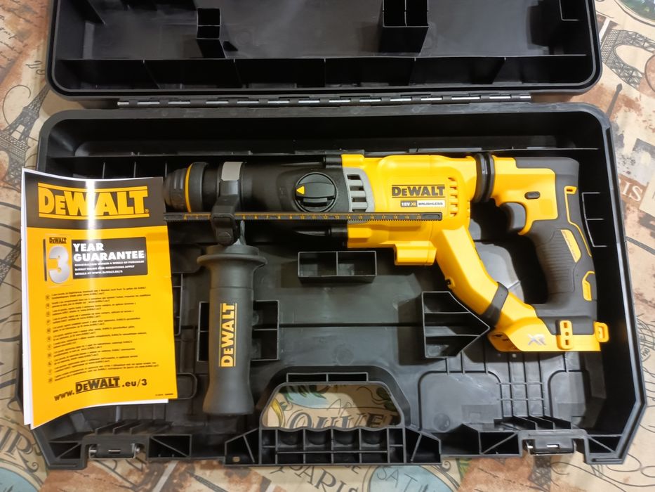 Dewalt Dch263перфоратор +кейс акційна ціна оригінал із Англії