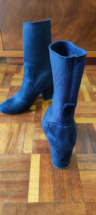Botas azuis escuras