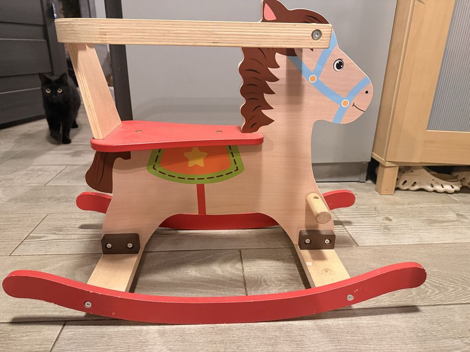 Konik na biegunach drewniany
