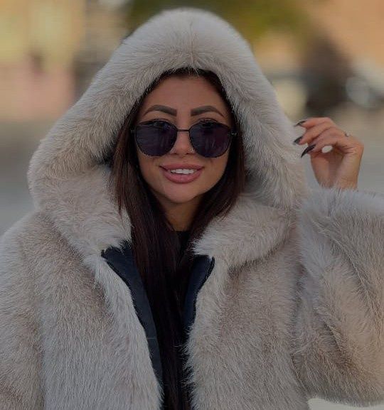 Продаю  шубку. Хутро  довговорсовий песець