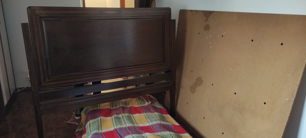 Cama D. Maria
CamCama D. Mariaa D. Maria de 1.60 por 2.00, em madeira