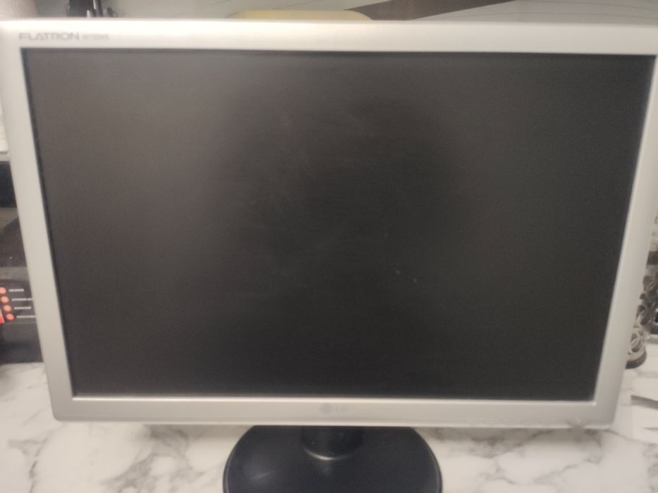 Широкоформатный LCD-монитор LG W1934S . 19'' широкоформатный ЖК монито