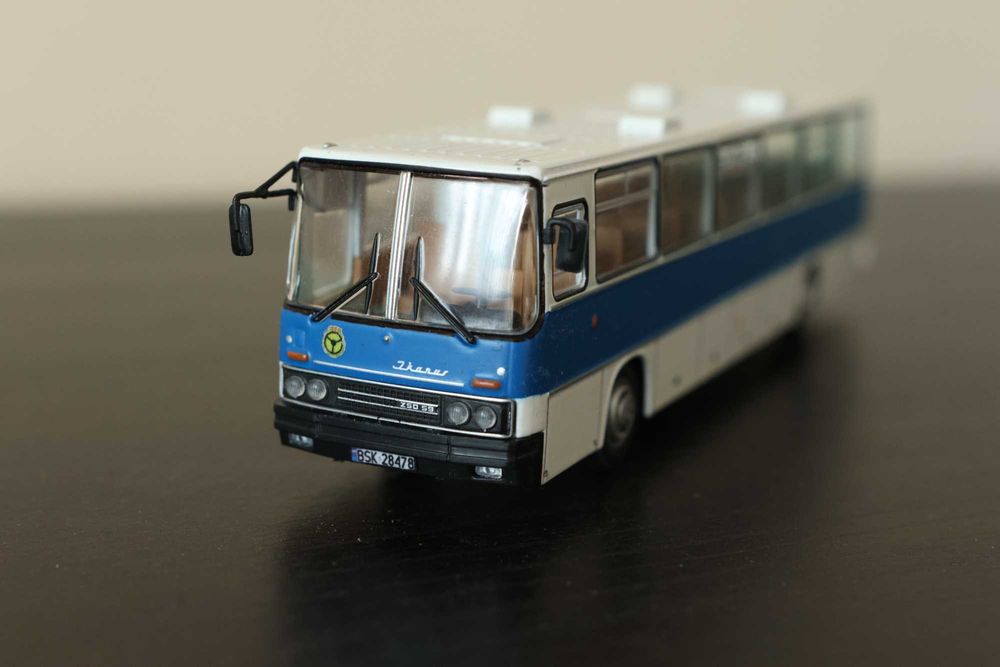 Ikarus 256 autobus biało-niebieski 1:72 DeAgostini Kultowe Autobusy PRL model